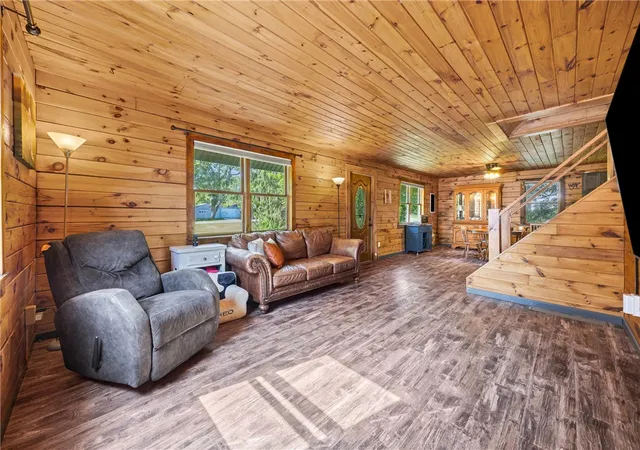Homes for sale in Walworth, NY | 2041 Sherburne Rd, Walworth, NY 14568 | MLS# R1686526