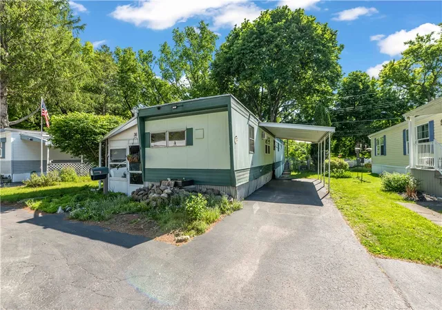 Homes for sale in Penfield, NY | 36 Patio Dr, Penfield, NY 14625 | MLS# R1684996