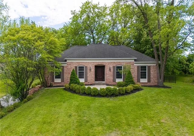 1st image of 36 Locke Dr, Pittsford, NY 14534 | MLS# R1686506