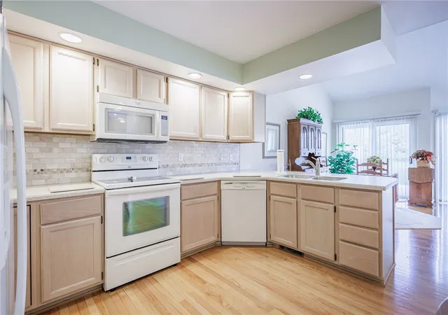 Homes for sale in Penfield, NY | 53 Waterview Cir, Penfield, NY 14625 | MLS# R1678736