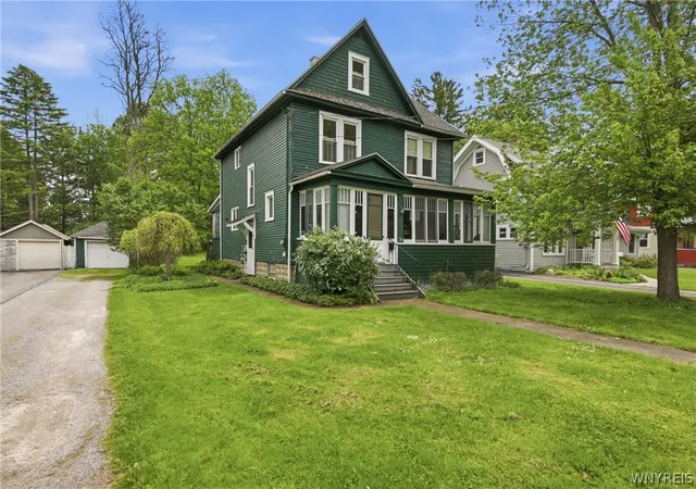 2nd image of 262 Walnut St, East Aurora, NY 14052 | MLS# B1686779