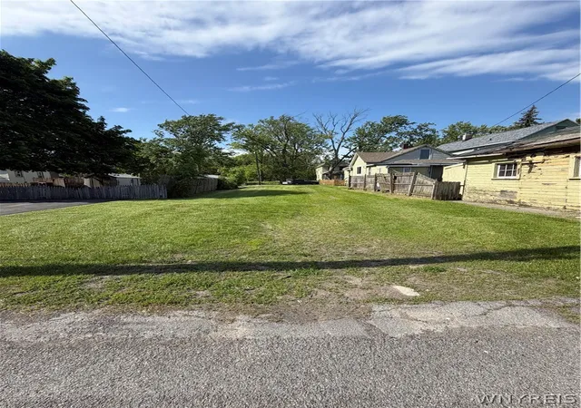 2nd image of 1115 North Ave, Niagara Falls, NY 14305 | MLS# B1682997