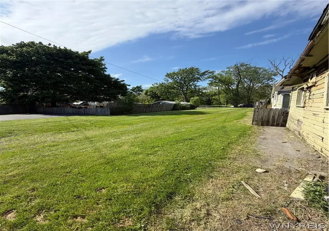 3rd image of 1115 North Ave, Niagara Falls, NY 14305 | MLS# B1682997