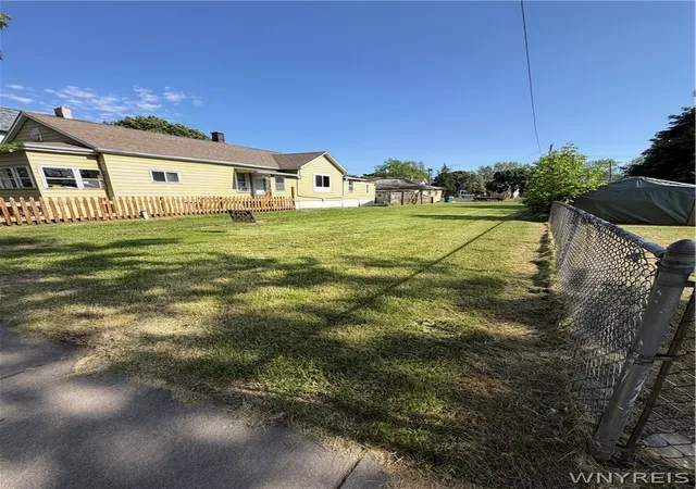 4th image of 1115 North Ave, Niagara Falls, NY 14305 | MLS# B1682997