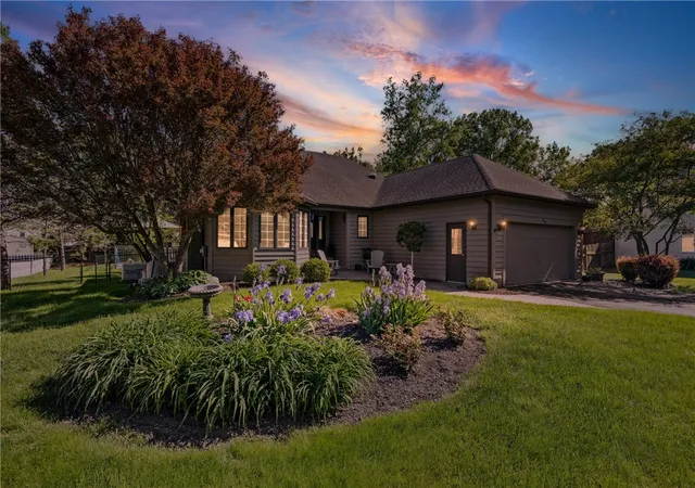 1st image of 928 Old Way Dr, Webster, NY 14580 | MLS# R1686157