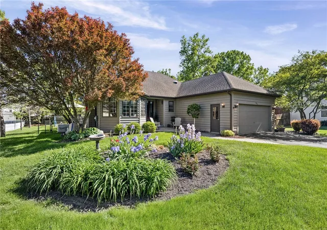 5th image of 928 Old Way Dr, Webster, NY 14580 | MLS# R1686157