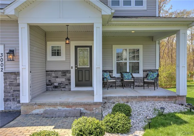 3rd image of 3002 Verona Ct, Lysander, NY 13027 | MLS# S1686907