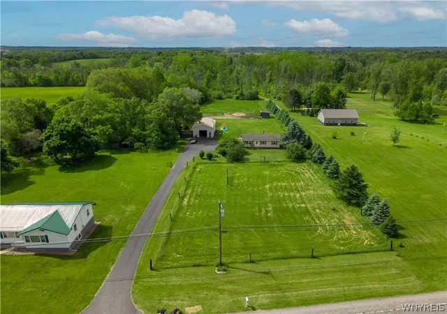 3rd image of 7960 Ridge Rd, Gasport, NY 14067 | MLS# B1686862