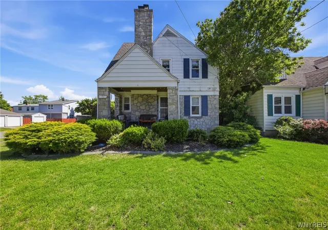 Homes for sale in Niagara Falls, NY | 2965 Cleveland Ave, Niagara Falls, NY 14305 | MLS# B1686792