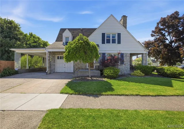 Homes for sale in Niagara Falls, NY | 2965 Cleveland Ave, Niagara Falls, NY 14305 | MLS# B1686792