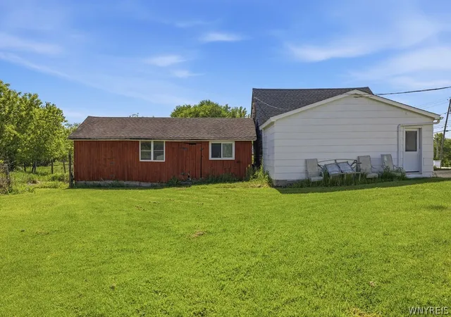 Homes for sale in Wheatfield, NY | 2212 Cayuga Dr Ext, Wheatfield, NY 14304 | MLS# B1686866