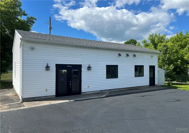 Homes for sale in New Hartford, NY | 8 Clinton St, New Hartford, NY 13417 | MLS# S1686825