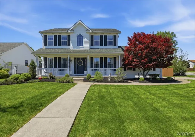 Homes for sale in Grand Island, NY | 10 Island Park Cir, Grand Island, NY 14072 | MLS# B1686244