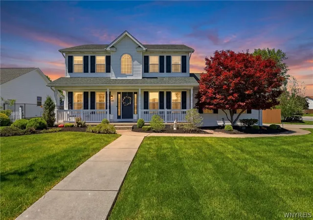 Homes for sale in Grand Island, NY | 10 Island Park Cir, Grand Island, NY 14072 | MLS# B1686244