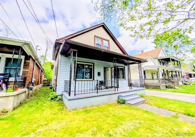 3rd image of 1926 Welch Ave, Niagara Falls, NY 14303 | MLS# B1685915