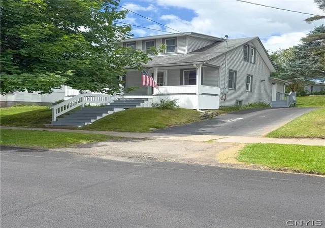 Homes for sale in German Flatts, NY | 138 S 4Th Ave, German Flatts, NY 13357 | MLS# S1687002