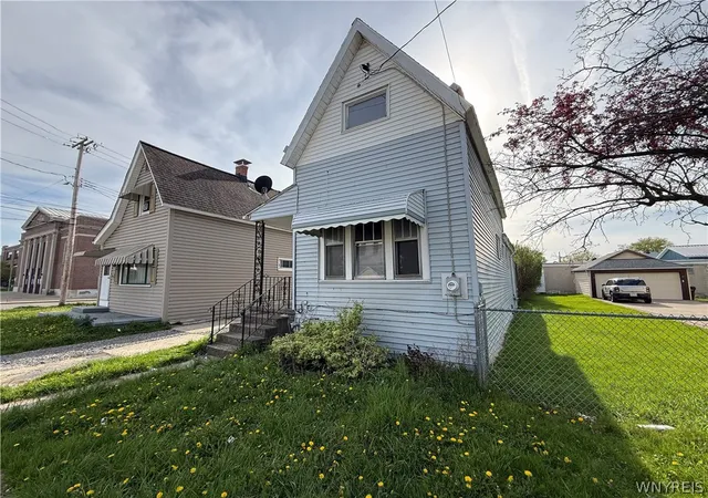 Homes for sale in Cheektowaga, NY | 194 Halstead Ave, Cheektowaga, NY 14212 | MLS# B1686595