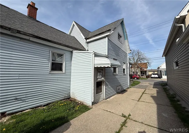 Homes for sale in Cheektowaga, NY | 194 Halstead Ave, Cheektowaga, NY 14212 | MLS# B1686595