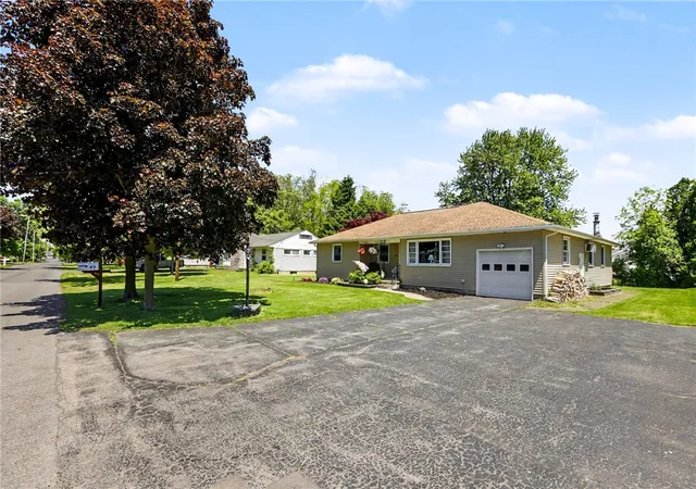 Homes for sale in Seneca Falls, NY | 49 Sackett St, Seneca Falls, NY 13148 | MLS# R1686940