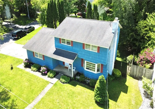 1st image of 7553 Daphne Dr, Syracuse, NY 13212 | MLS# S1687015