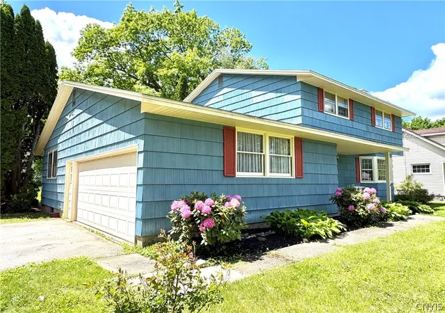 4th image of 7553 Daphne Dr, Syracuse, NY 13212 | MLS# S1687015