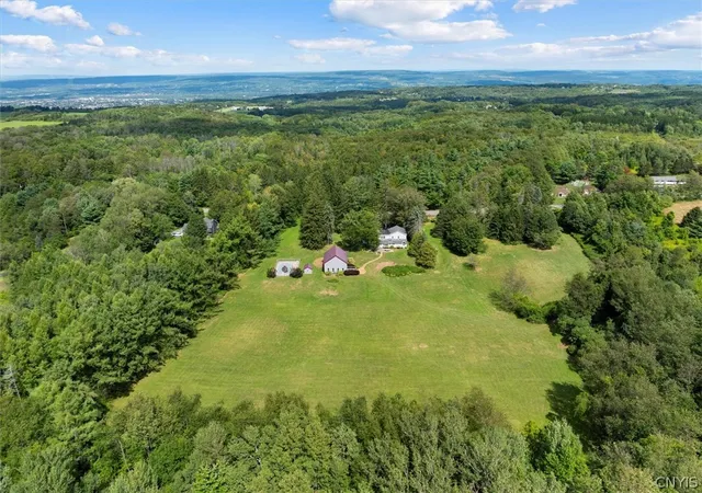 Homes for sale in Frankfort, NY | 824 E Higby Rd, Frankfort, NY 13413 | MLS# S1687046