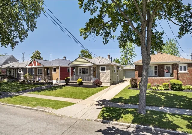 Homes for sale in Niagara Falls, NY | 2918 Seneca Ave, Niagara Falls, NY 14305 | MLS# B1682788