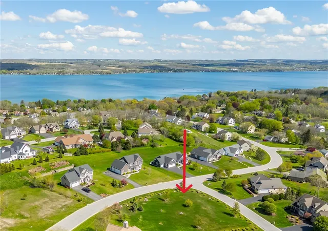 Homes for sale in Canandaigua Town, NY | 4996 Crescent Cir, Canandaigua Town, NY 14424 | MLS# R1687100
