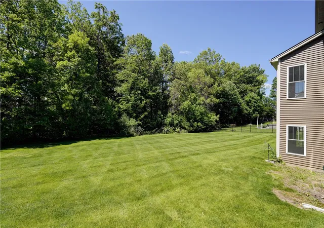 27th image of 5 Camellia Rise, Perinton, NY 14450 | MLS# R1686413