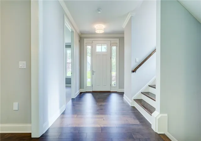 3rd image of 5 Camellia Rise, Perinton, NY 14450 | MLS# R1686413
