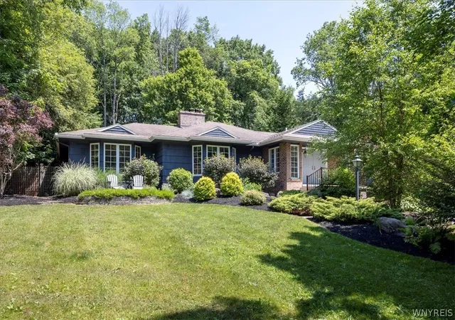 1st image of 144 Hillcrest Rd, East Aurora, NY 14052 | MLS# B1687121