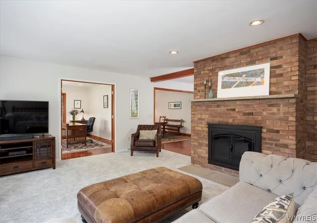 3rd image of 144 Hillcrest Rd, East Aurora, NY 14052 | MLS# B1687121
