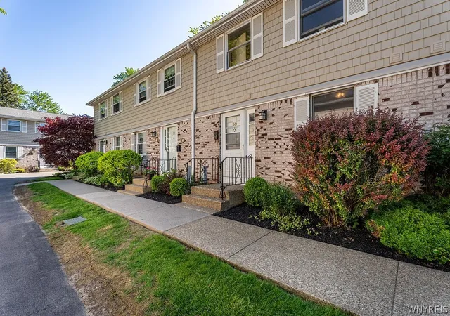Homes for sale in Buffalo, NY | 666 W Ferry St #39, Buffalo, NY 14222 | MLS# B1687077