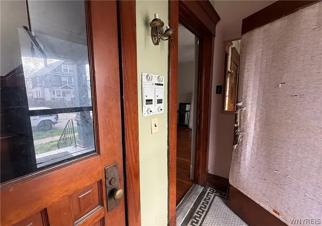 Homes for sale in Buffalo, NY | 467 East St, Buffalo, NY 14207 | MLS# B1687137