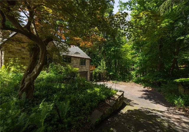 Homes for sale in Rochester, NY | 1000 Penfield Rd, Rochester, NY 14625 | MLS# R1685737