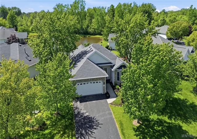 Homes for sale in Lockport Town, NY | 5434 Carleton Lake Dr, Lockport Town, NY 14094 | MLS# B1687005