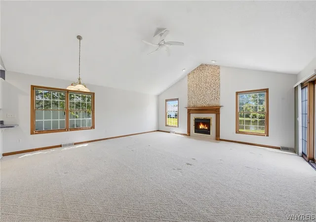 Homes for sale in Lockport Town, NY | 5434 Carleton Lake Dr, Lockport Town, NY 14094 | MLS# B1687005