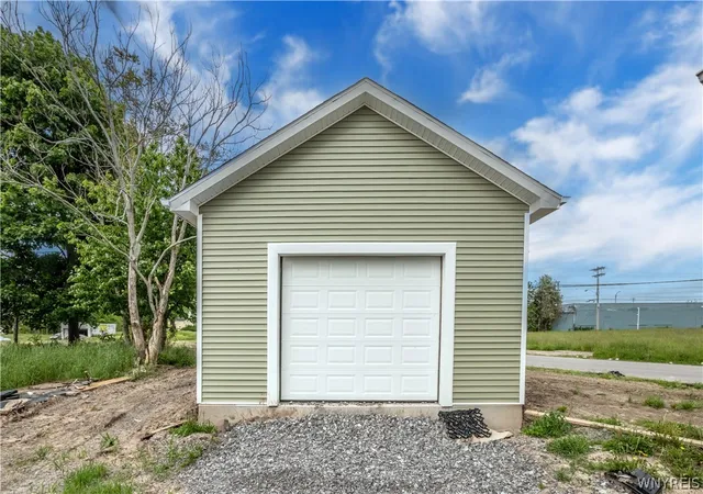 5th image of 590 Adams St, Buffalo, NY 14211 | MLS# B1685888