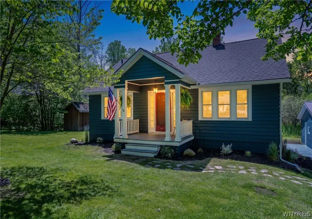 2nd image of 4076 N Freeman Rd, Orchard Park, NY 14127 | MLS# B1687237