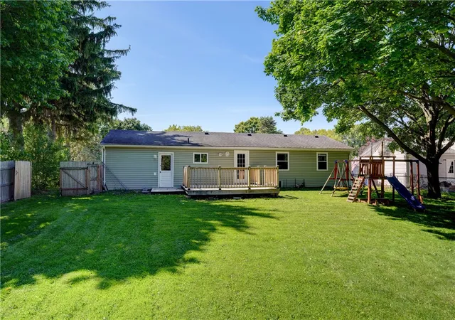 Homes for sale in Henrietta, NY | 32 New Gate Dr, Henrietta, NY 14467 | MLS# R1686785
