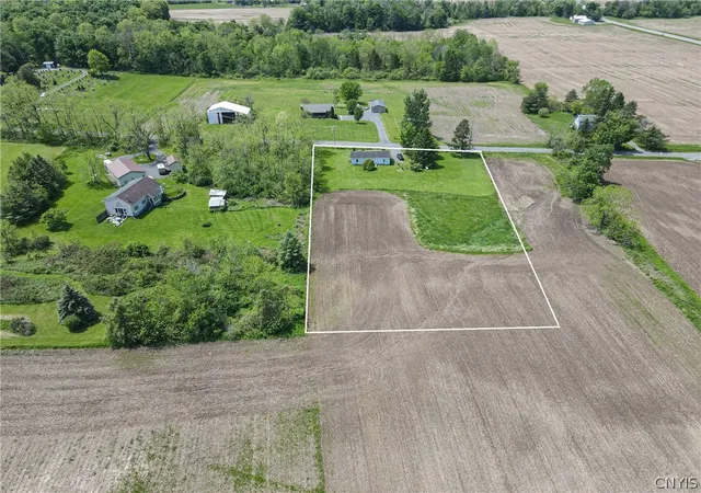 2nd image of 1674 Cemetary Rd, Skaneateles, NY 13152 | MLS# S1685544