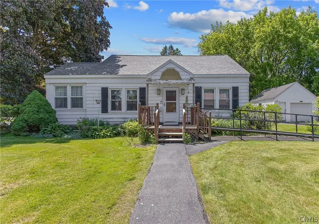 Homes for sale in Salina, NY | 201 Sheridan Rd, Salina, NY 13090 | MLS# S1687170