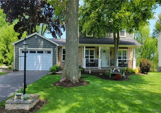 3rd image of 7053 Old English Rd, Lockport Town, NY 14094 | MLS# B1687130