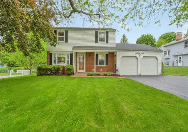 Homes for sale in Farmington, NY | 6170 Deerfield Dr, Farmington, NY 14425 | MLS# R1667683