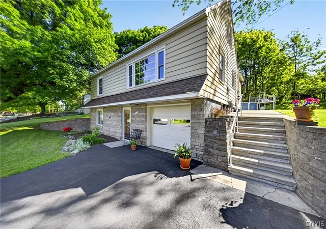 Photo 2 of Sale Pending at 100 Fieldcrest Dr, Camillus, NY 13031 | MLS# S1687259 | Listing updated on 2026-07-14