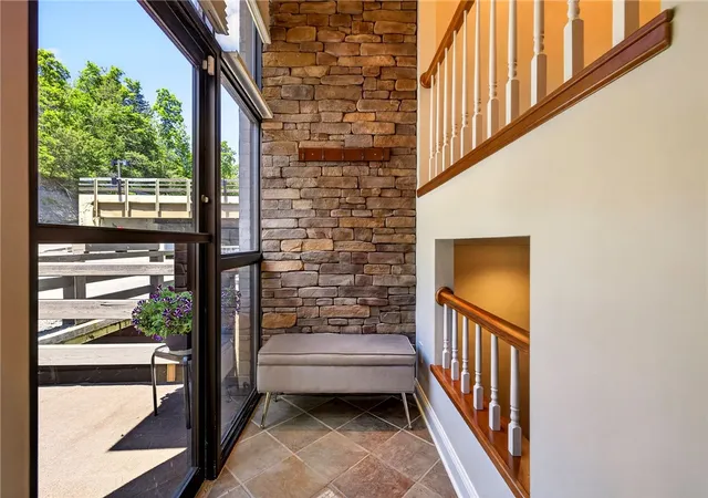Photo 3 of Sale Pending at 14 Cliffside Dr, Canandaigua, NY 14424 | MLS# R1685407 | Listing updated on 2026-08-03