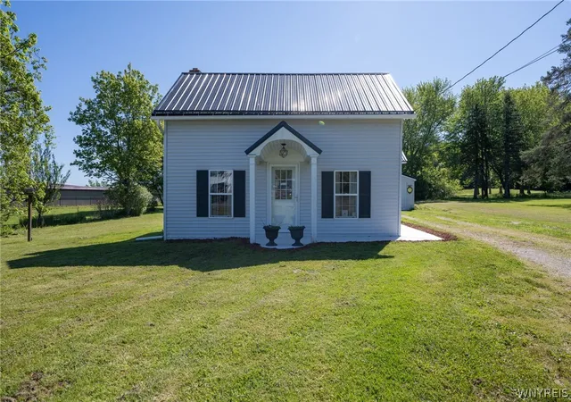 2nd image of 12486 Hanford Rd, Silver Creek, NY 14136 | MLS# B1686597