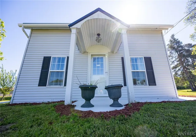 4th image of 12486 Hanford Rd, Silver Creek, NY 14136 | MLS# B1686597