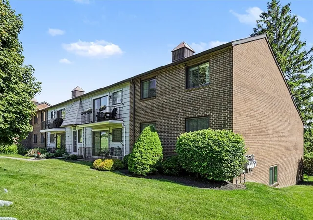 Homes for sale in Perinton, NY | 1 High Gate #8, Perinton, NY 14450 | MLS# R1687086