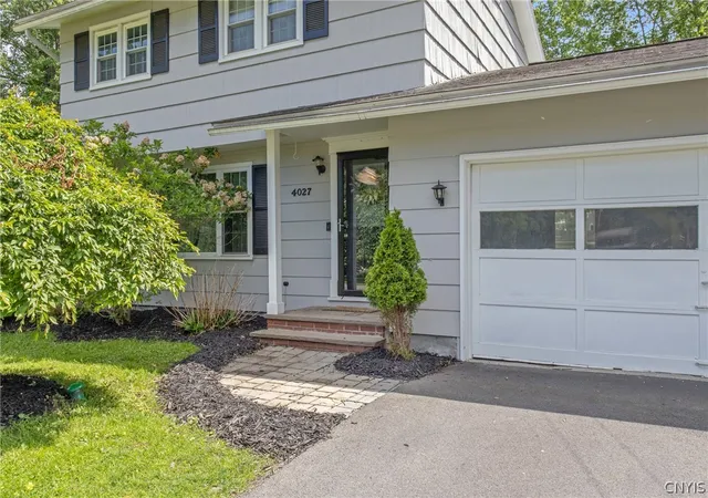 Homes for sale in Clay, NY | 4027 Bay Park Dr, Clay, NY 13090 | MLS# S1686104